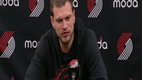 “败局中哪位中单毫发无损？热议：他高互动率却未遭炮轰。”